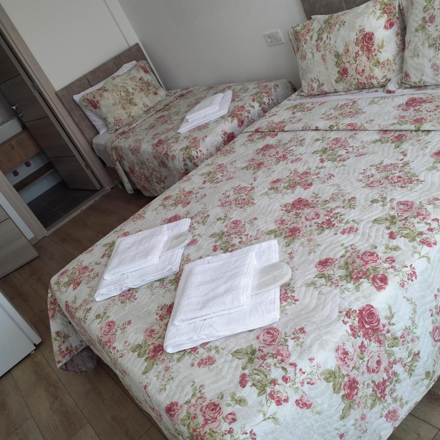 Adil Pansiyon Çeşme Exterior foto