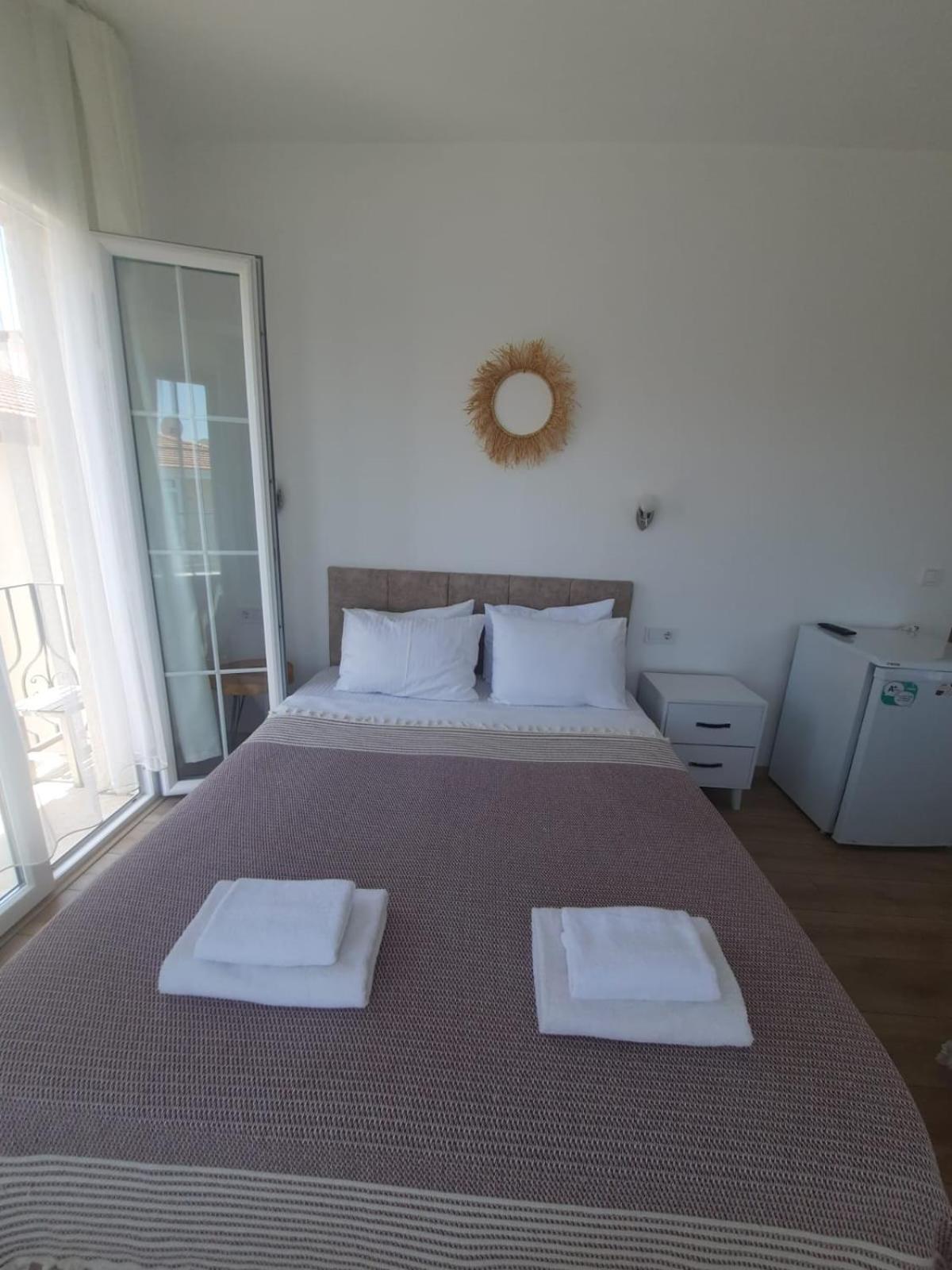 Adil Pansiyon Çeşme Exterior foto