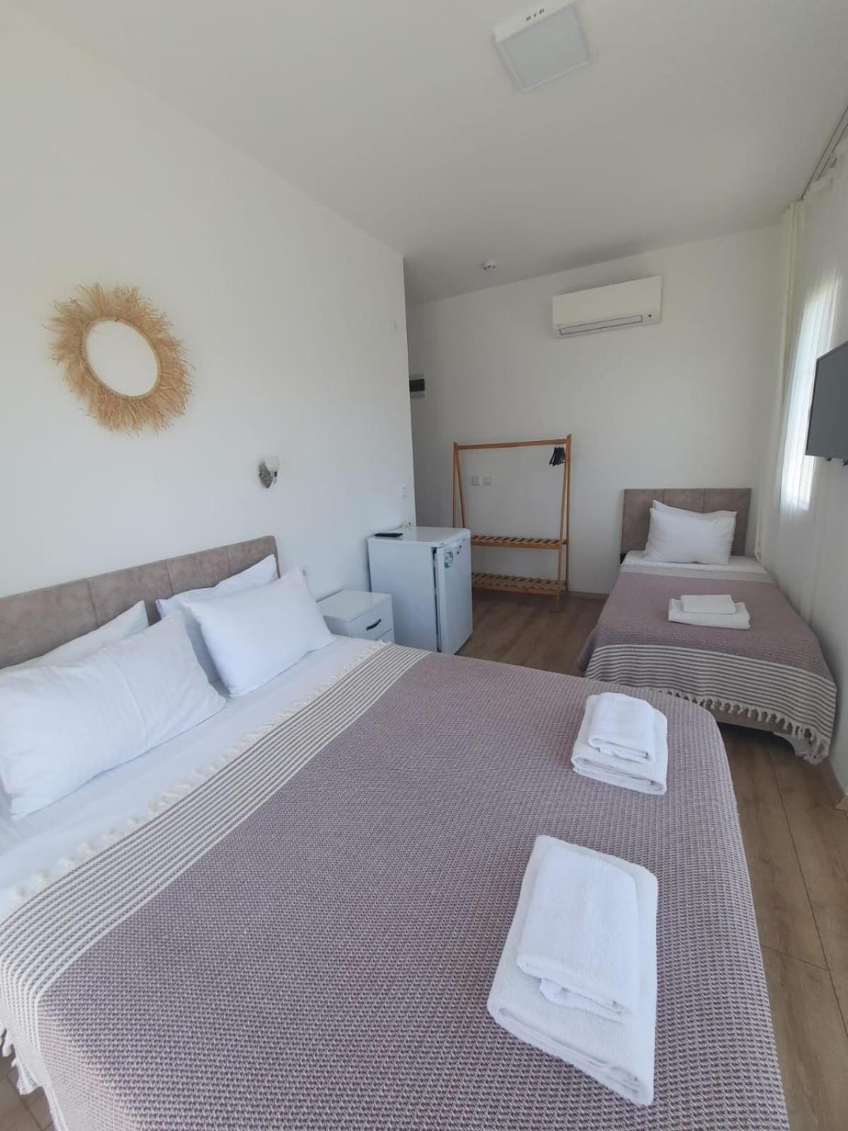 Adil Pansiyon Çeşme Exterior foto